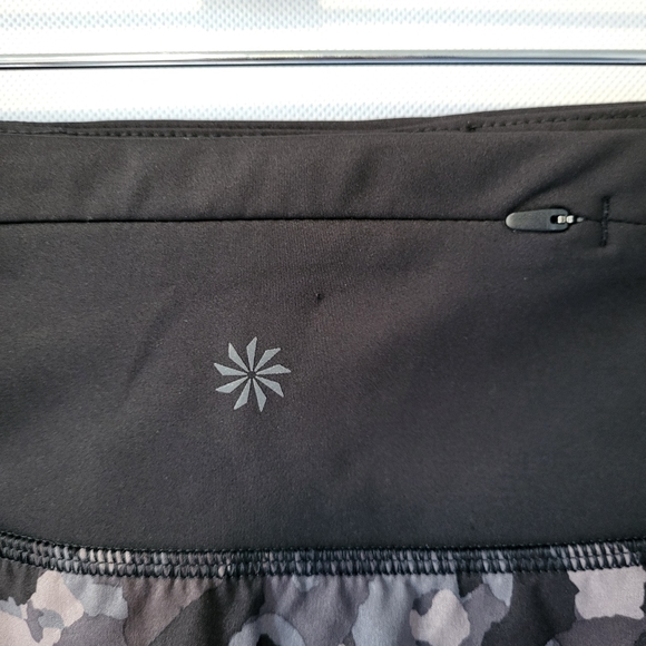 Athleta Women's Running Short Size Small. - Picture 5 of 8
